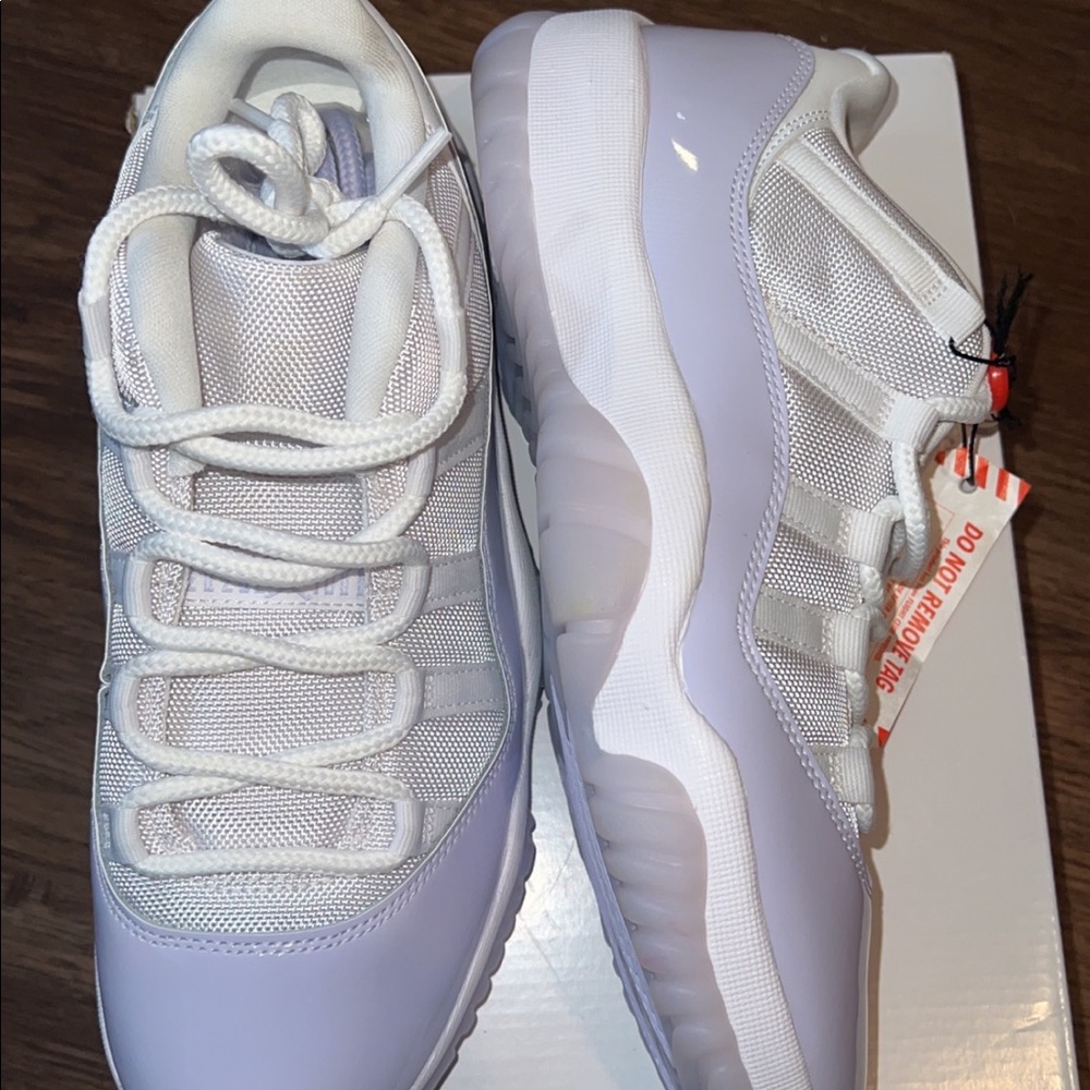 Violet Jordan Retro 11 low